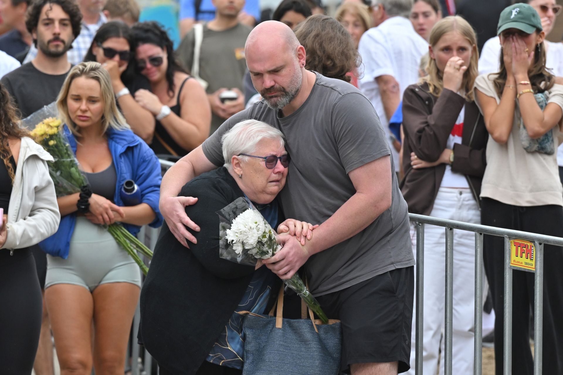 Μακελειό στο Σίδνεϊ: Στο «κάδρο» το Ισλαμικό Κράτος – Έρευνες για ταξίδι των δραστών στις Φιλιππίνες