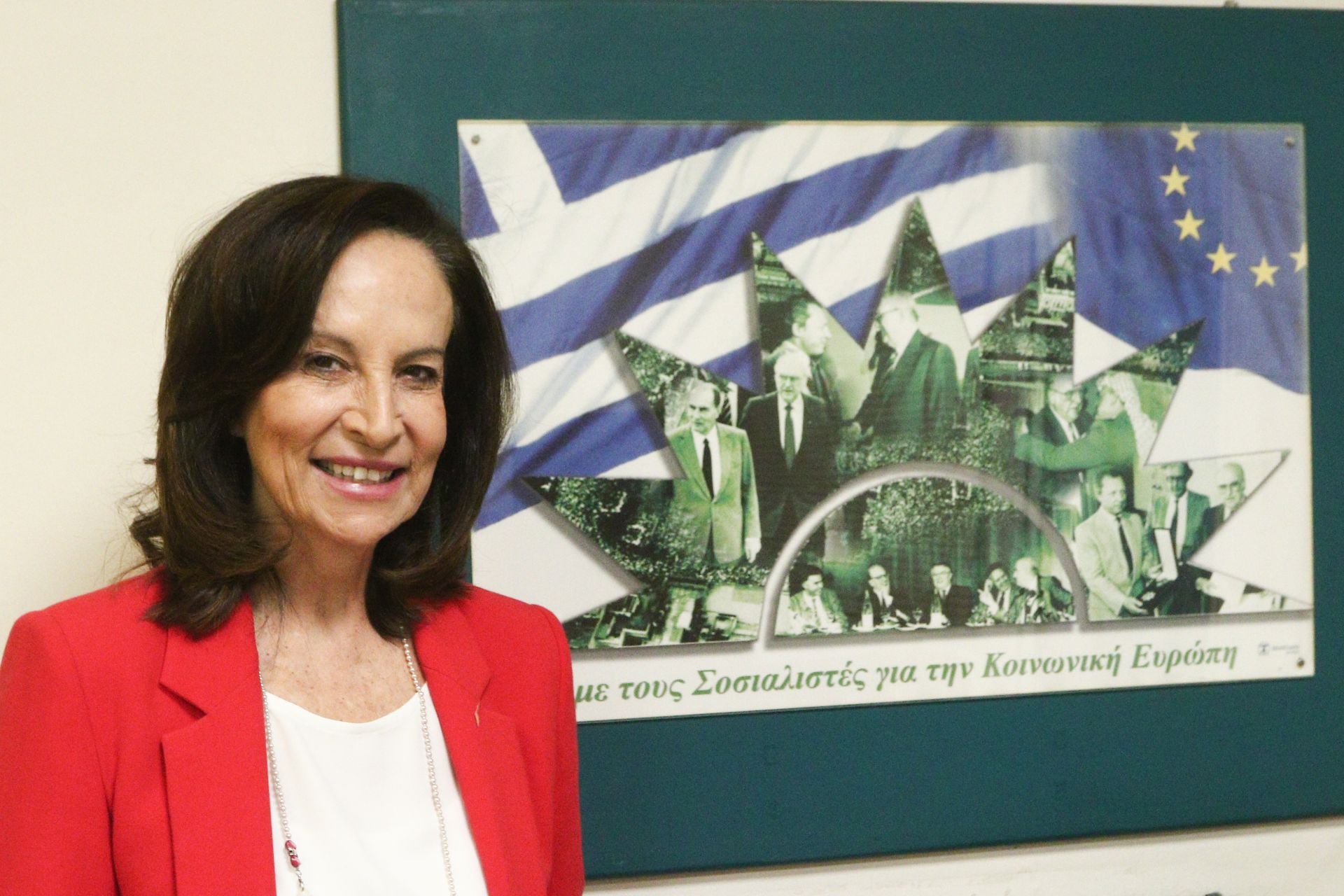 Μετά τον Βενιζέλο και η Διαμαντοπούλου δηλώνει «παρούσα»