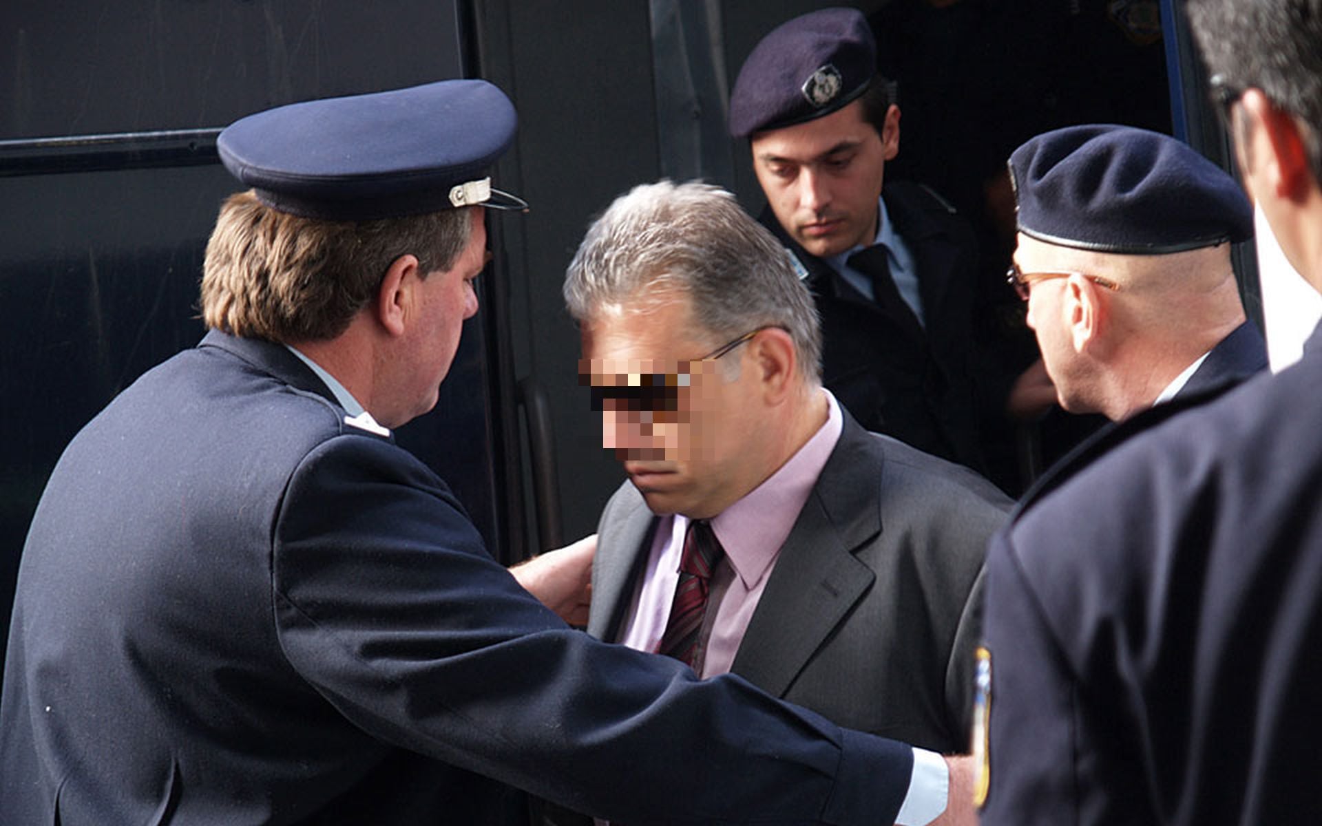 Ποσότητα μαμούθ κοκαΐνης στο πλοίο που πιάστηκε στον Ατλαντικό – Χειροπέδες στον «Έλληνα Εσκομπάρ»