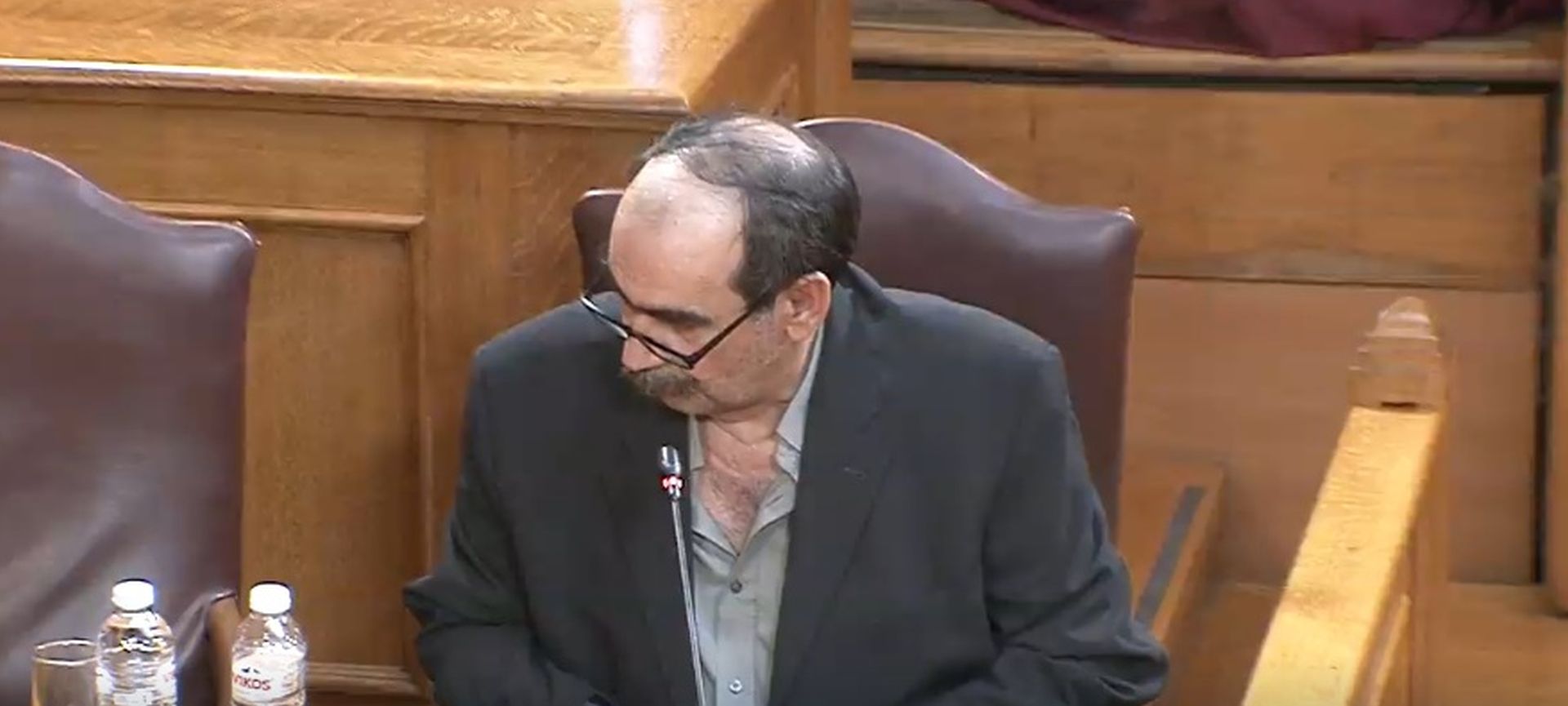 «Φραπές»: «Δεν θα απαντήσω σε ερωτήσεις» – Δεν είπε αν είναι κουμπάρος με Μητσοτάκη