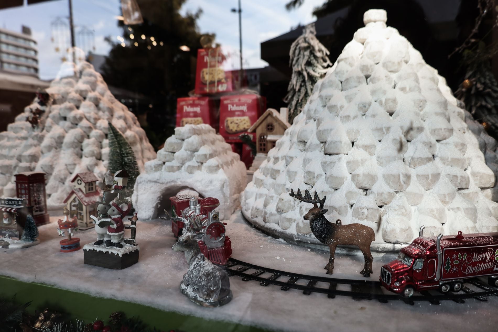 Μελομακάρονα και κουραμπιέδες 