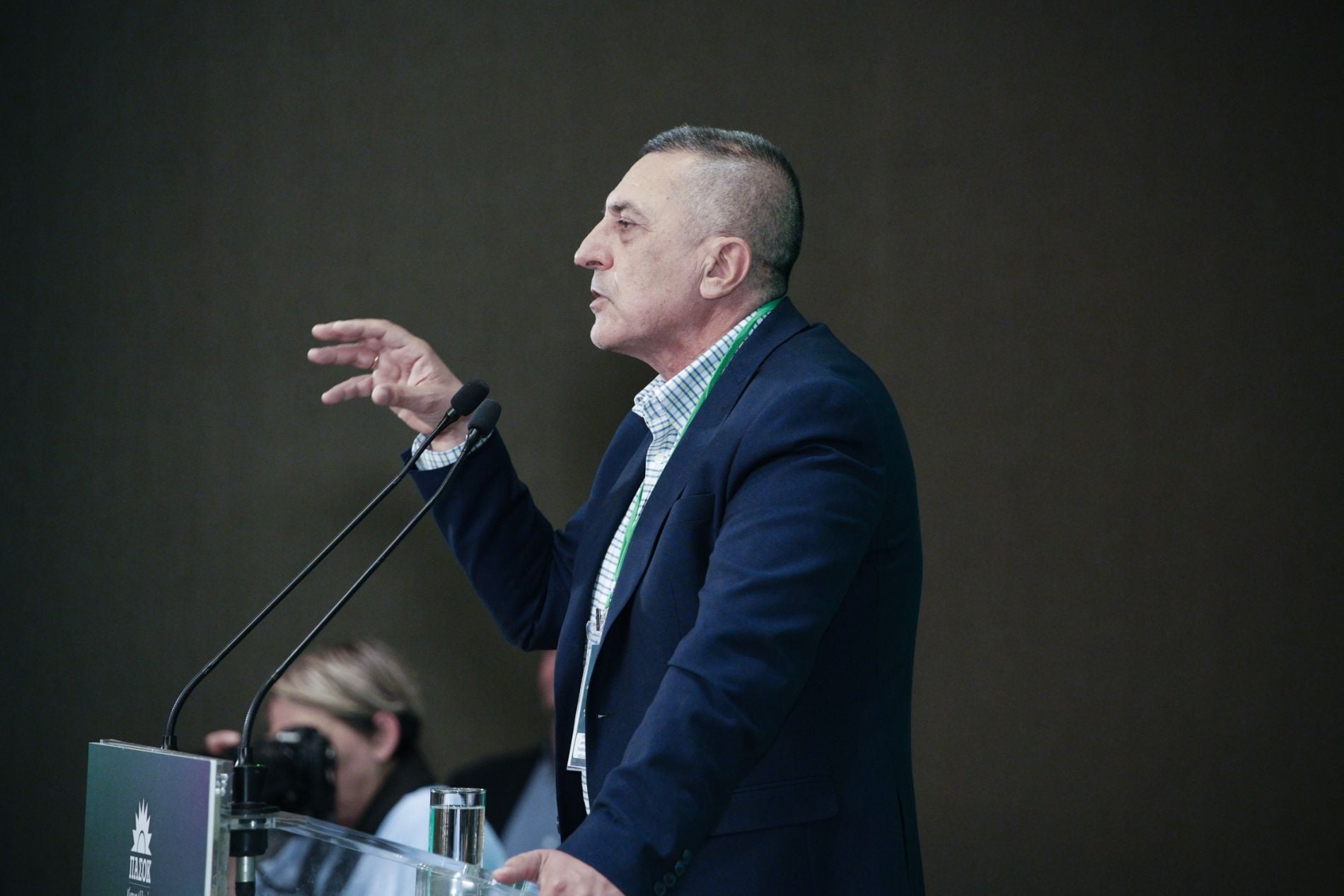 Κουρέτας, ομιλία, ανάρτηση Πολωνίας