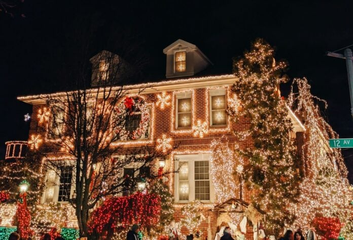 Καβάλα: Σπίτι στολίστηκε με χιλιάδες λαμπάκια και έγινε viral Σπίτι με χιλιάδες λαμπάκια