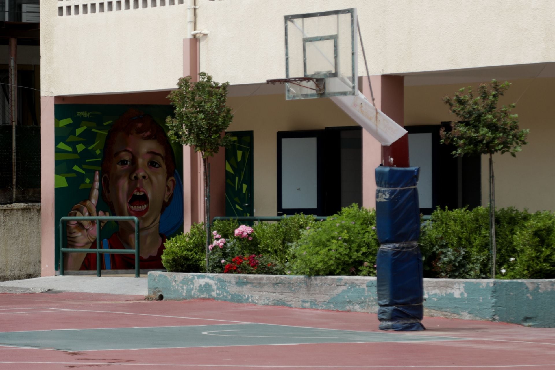 Συναγερμός στη Γλυφάδα – Επτά φωτιές σε Λύκειο σε τρεις ημέρες