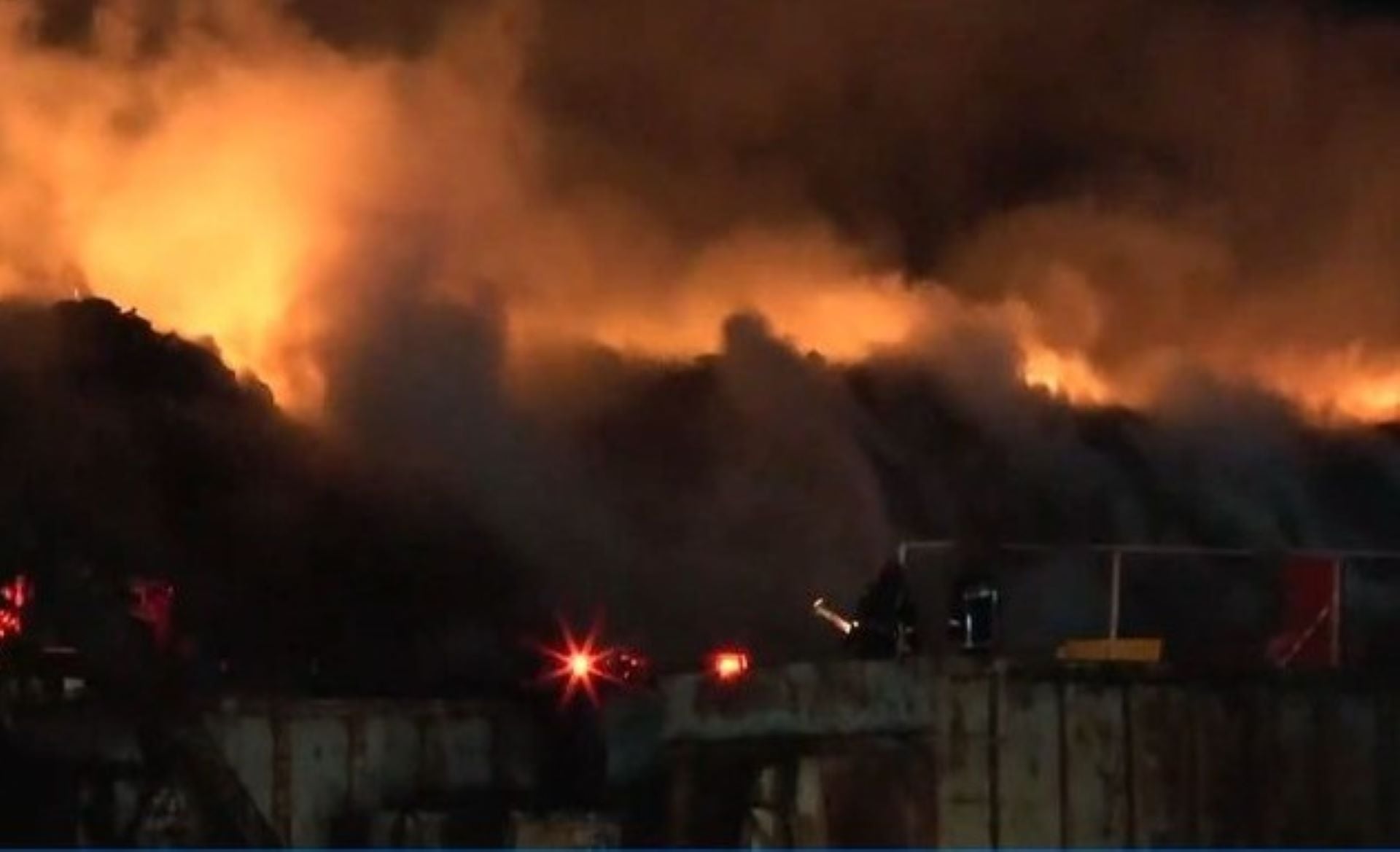 Θεσσαλονίκη: Μεγάλη φωτιά σε εταιρεία με ανακυκλώσιμα υλικά στα Διαβατά