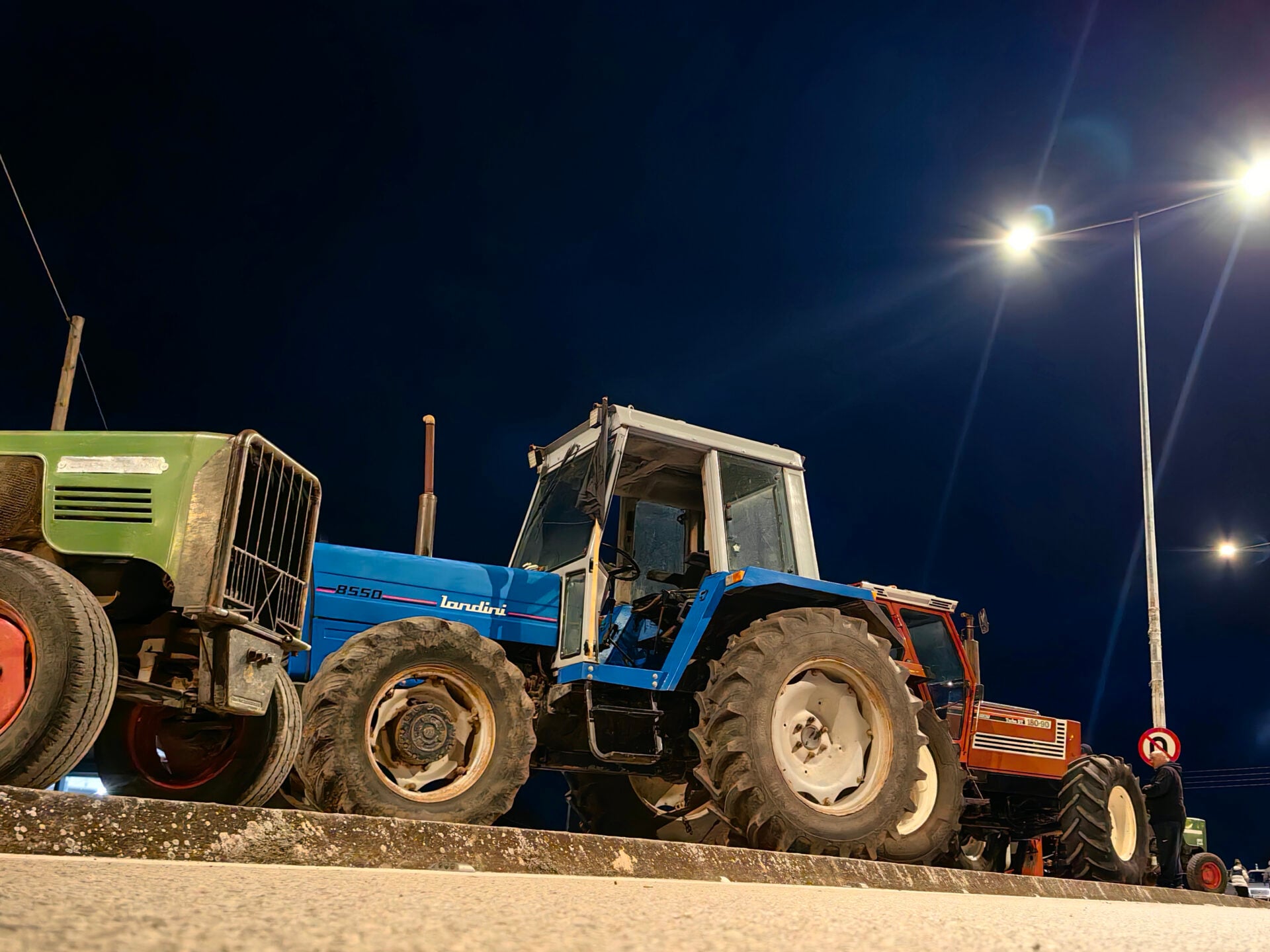 Καβάλα: Τα τρακτέρ «κατέλαβαν» την πόλη – Πορείες αγροτών από Παγγαίο και Νέστο