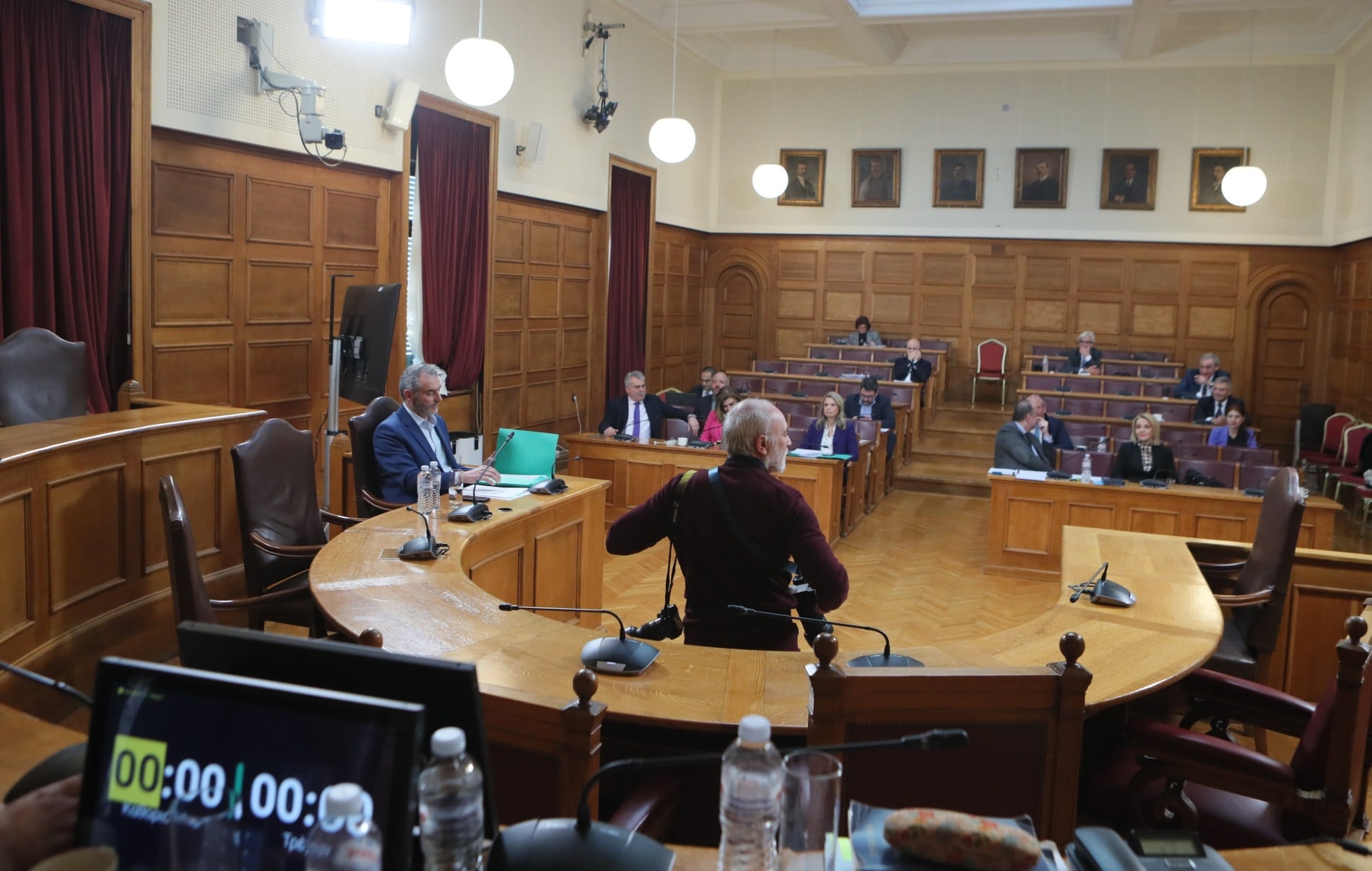 Πυρά της αντιπολίτευσης για το «μαύρο» στη Βουλή – «Καταδεικνύει τον πανικό του Μαξίμου»