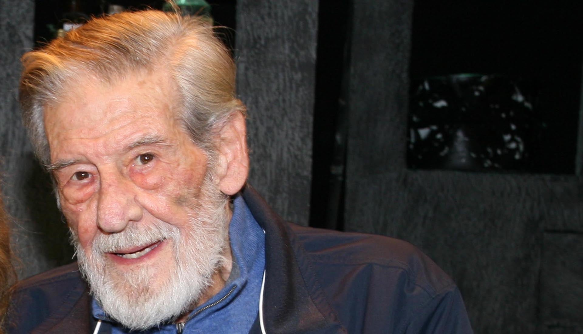 Απίστευτο: Τα βραβεία του Γιάννη Βόγλη πωλούνται στο διαδίκτυο