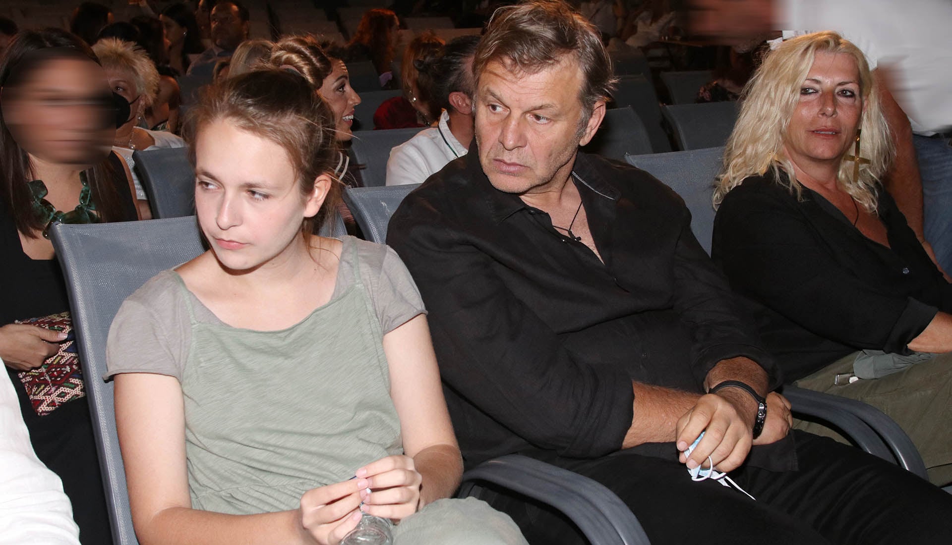 Ο Απόστολος Γκλέτσος σε μεγάλα κέφια: Αφιέρωση-έκπληξη στις γυναίκες της ζωής του