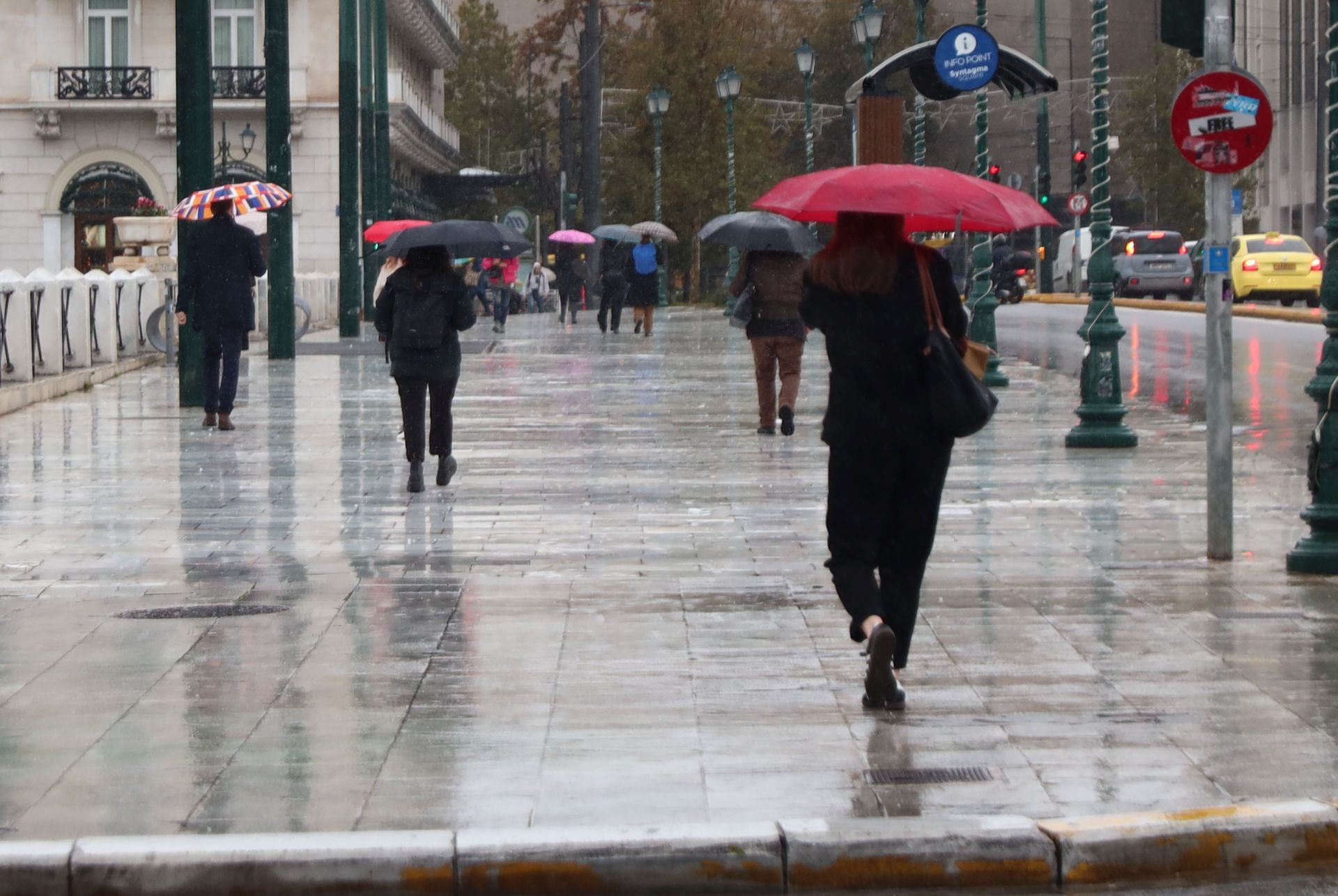 «Ήχησε» το 112 στην Αττική – Πώς θα κινηθεί η κακοκαιρία Harry ανά 6ωρο