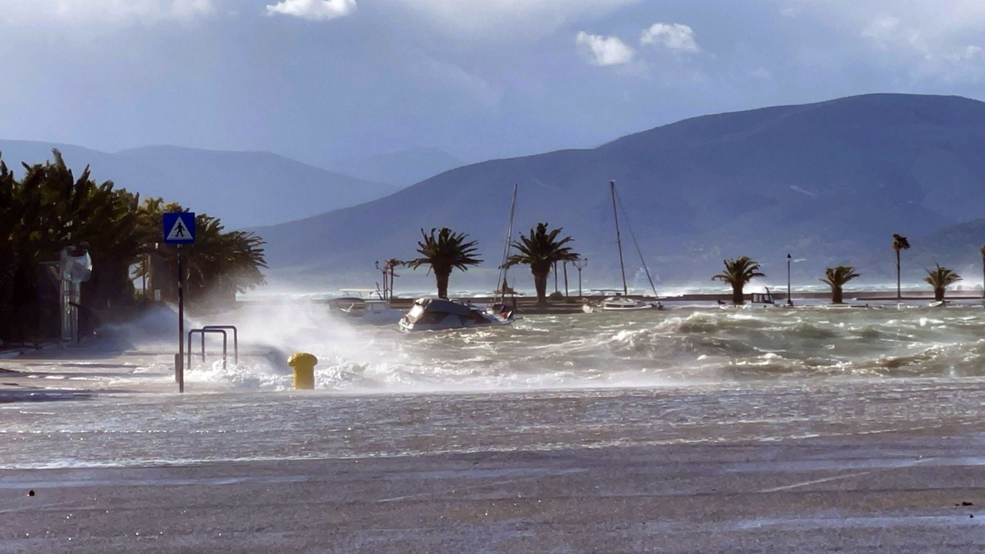 Καιρός - θυελλώδεις άνεμοι