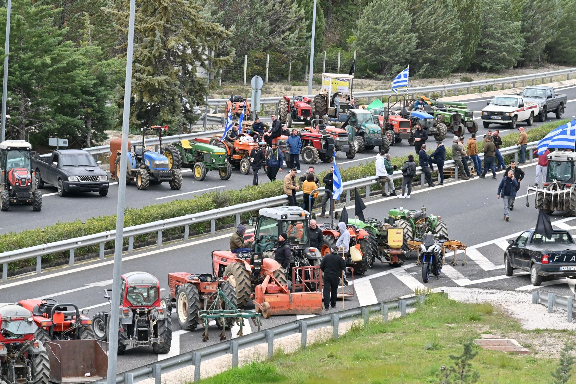 Αγρότες: «Δεν πάμε στον διάλογο σαν ζητιάνοι» – Κρίσιμες οι επόμενες ώρες για τα μπλόκα
