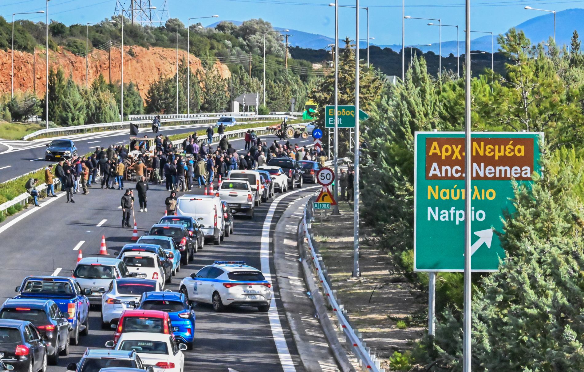 Αγρότες: Σε συναγερμό η κυβέρνηση για την κλιμάκωση των κινητοποιήσεων