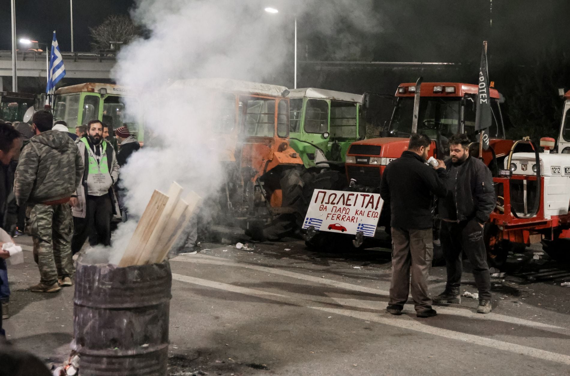Αγρότες, μπλόκο Νίκαιας, τρακτέρ