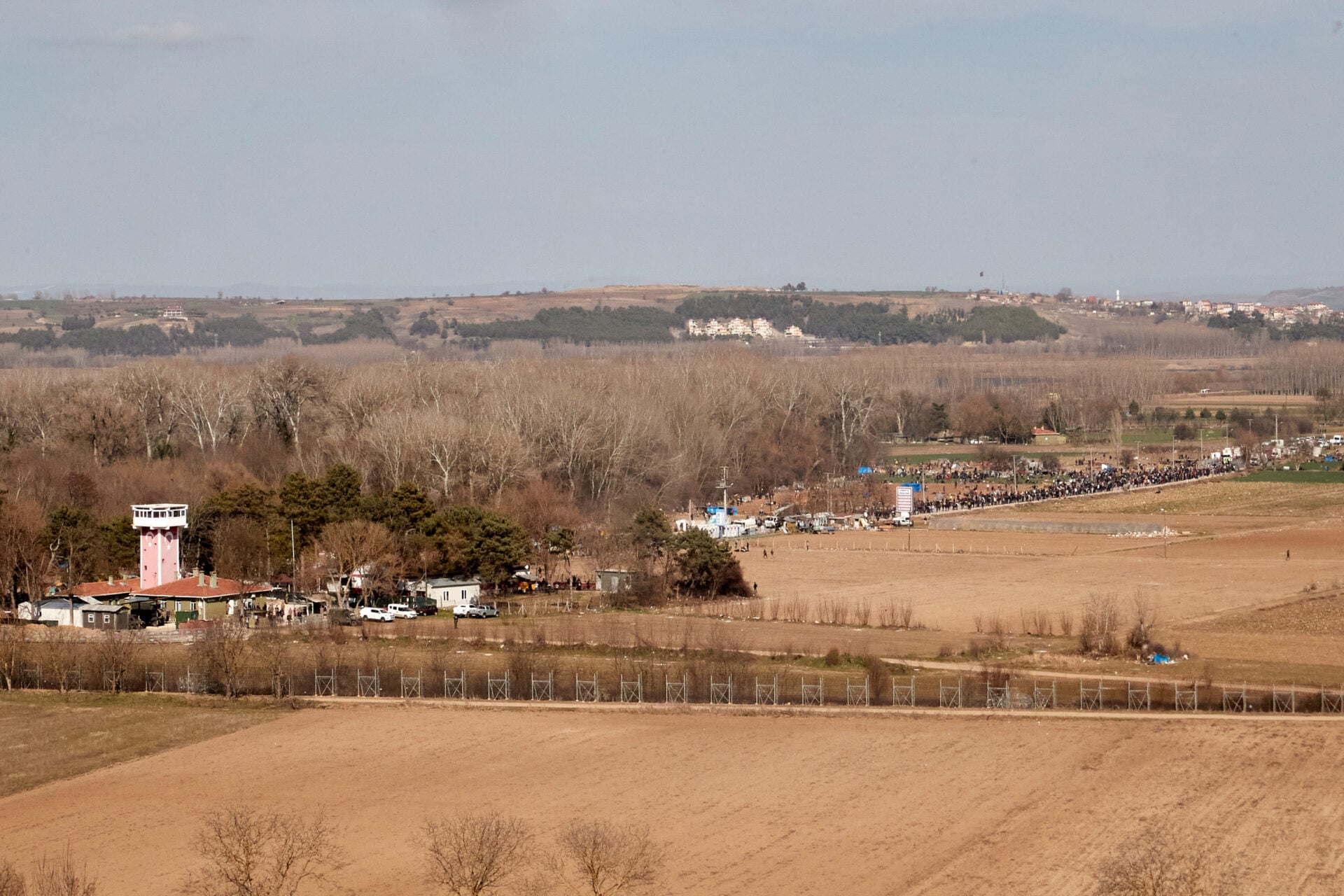 Έβρος: Η κυβέρνηση εξετάζει απαγόρευση αγοραπωλησιών σε αλλοδαπούς «επενδυτές»