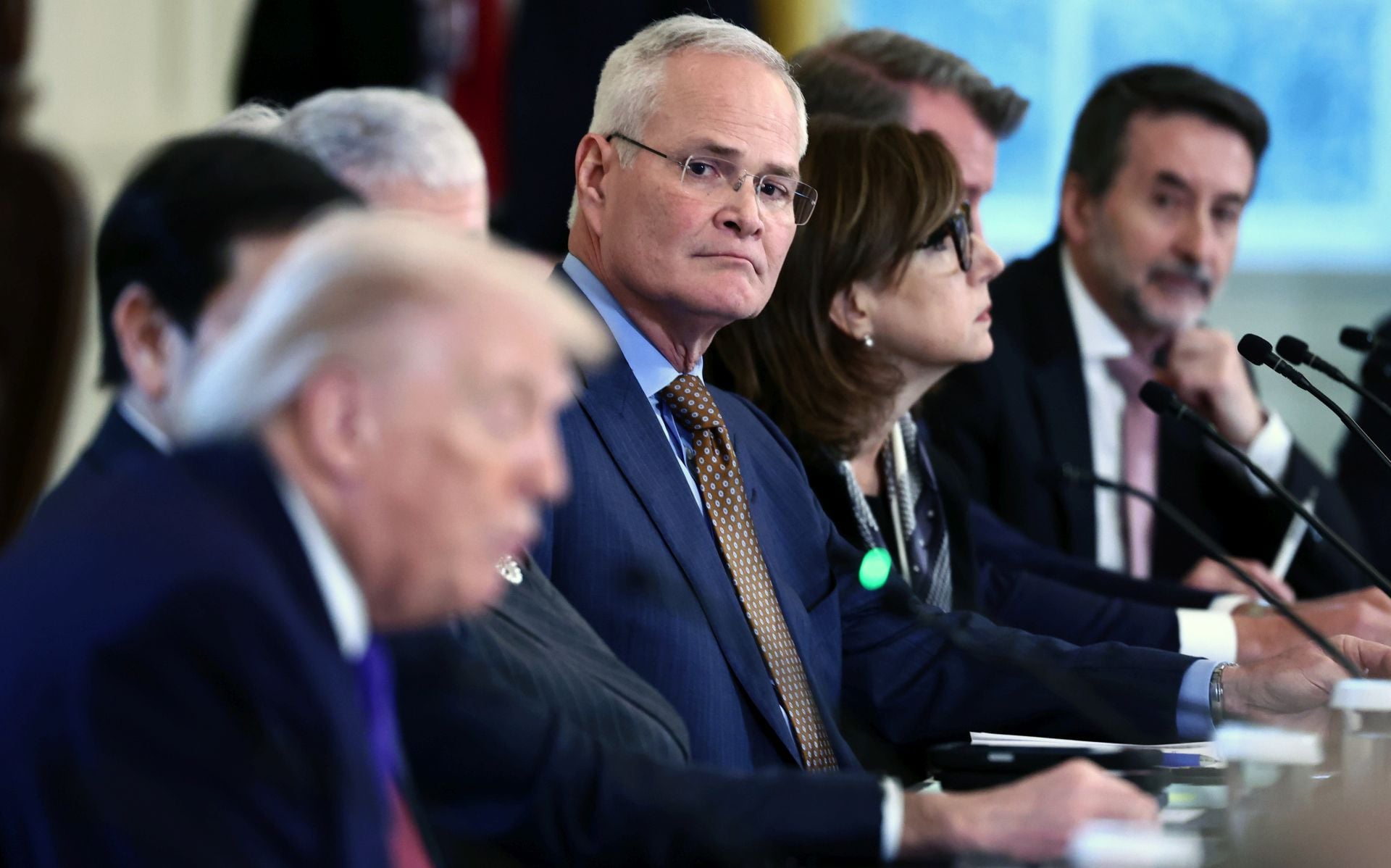 «Πόλεμος» Τραμπ με ExxonMobil μετά το άδειασμα για τη Βενεζουέλα