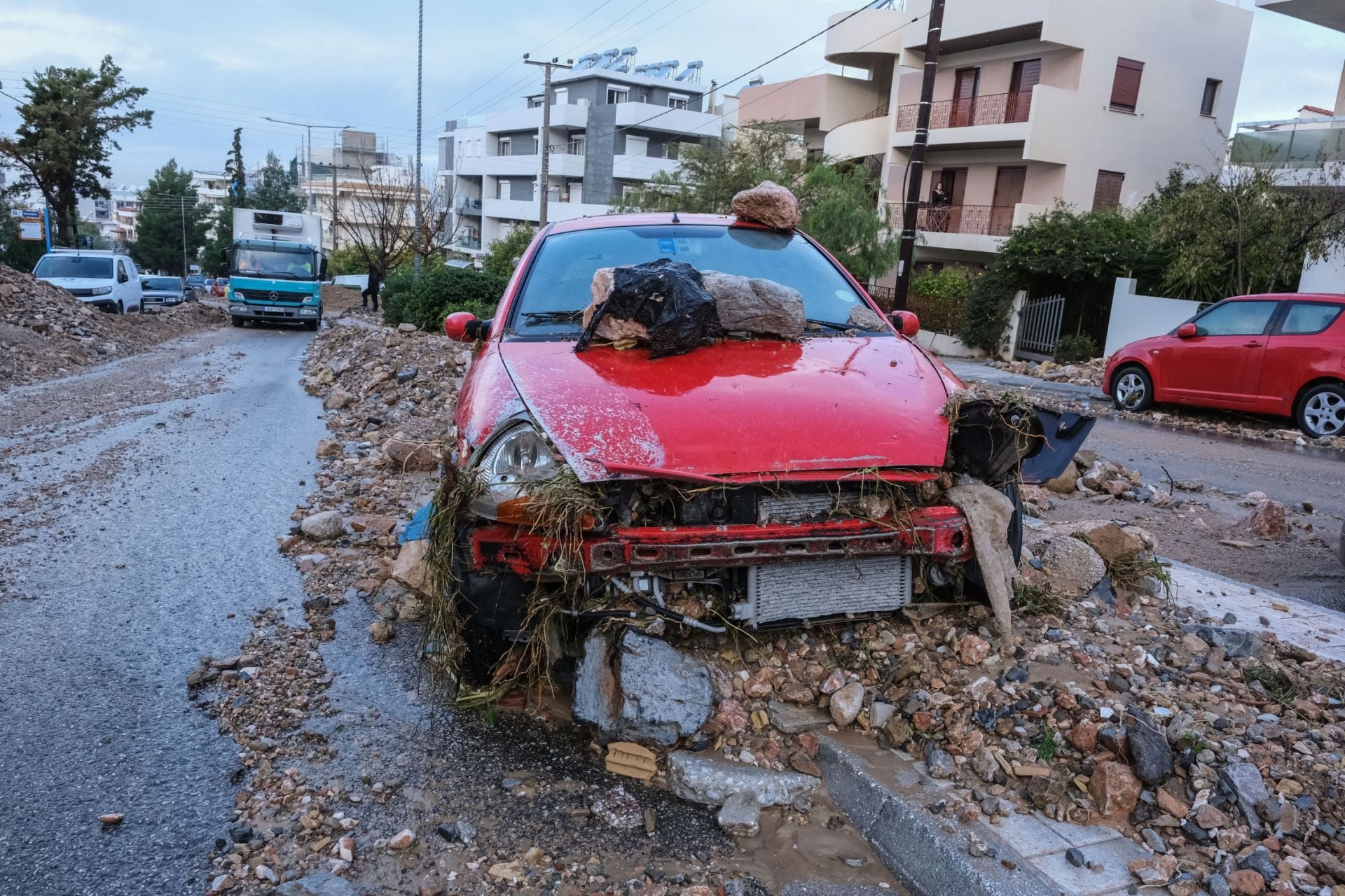 Σπανάκης για κακοκαιρία: «Αυτοψίες στο 70% των αιτήσεων – Άμεσες αποζημιώσεις έως 6.000 ευρώ»