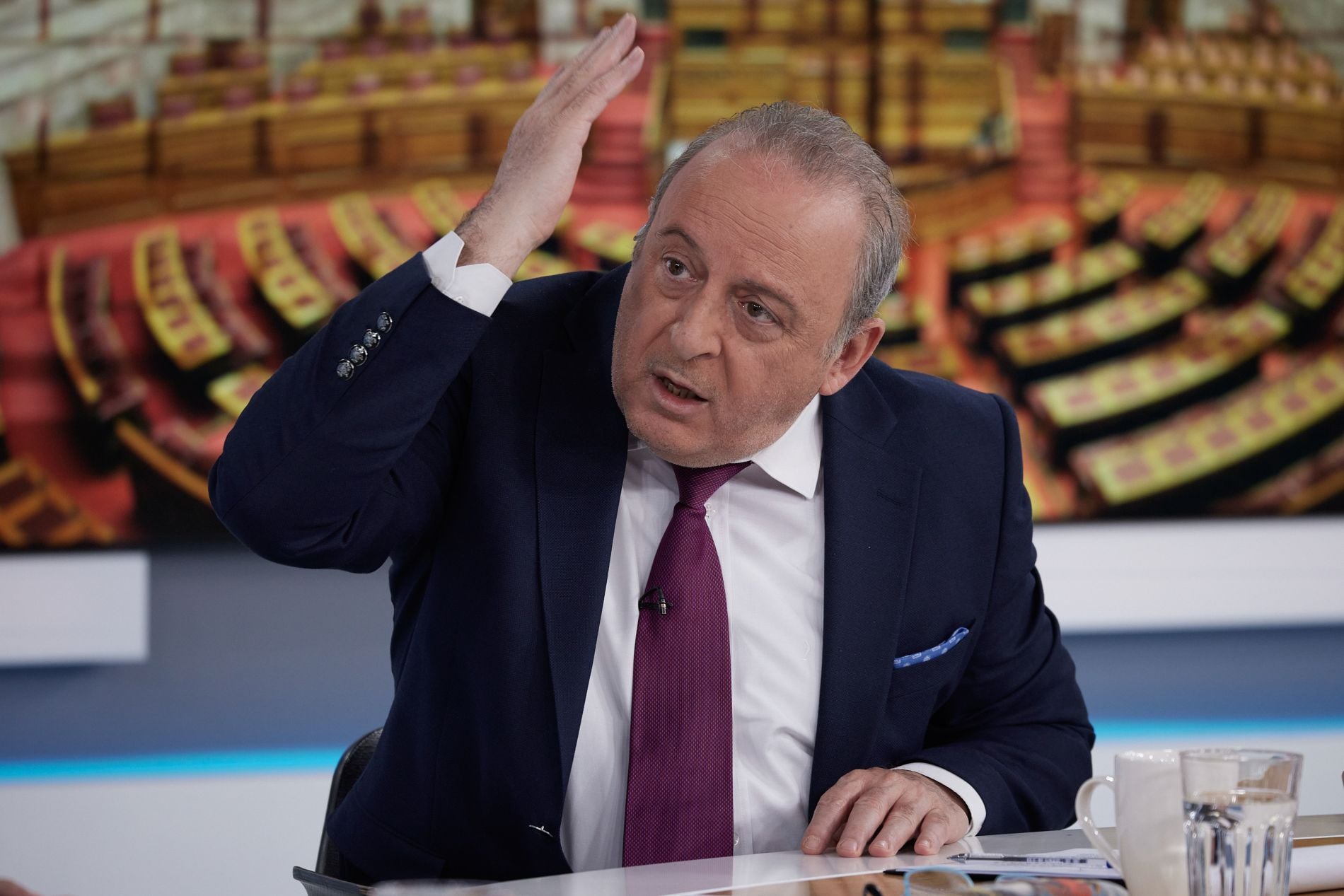 Καμπουράκης κατά Καρυστιανού: «Είναι μια άσχετη γυναίκα»