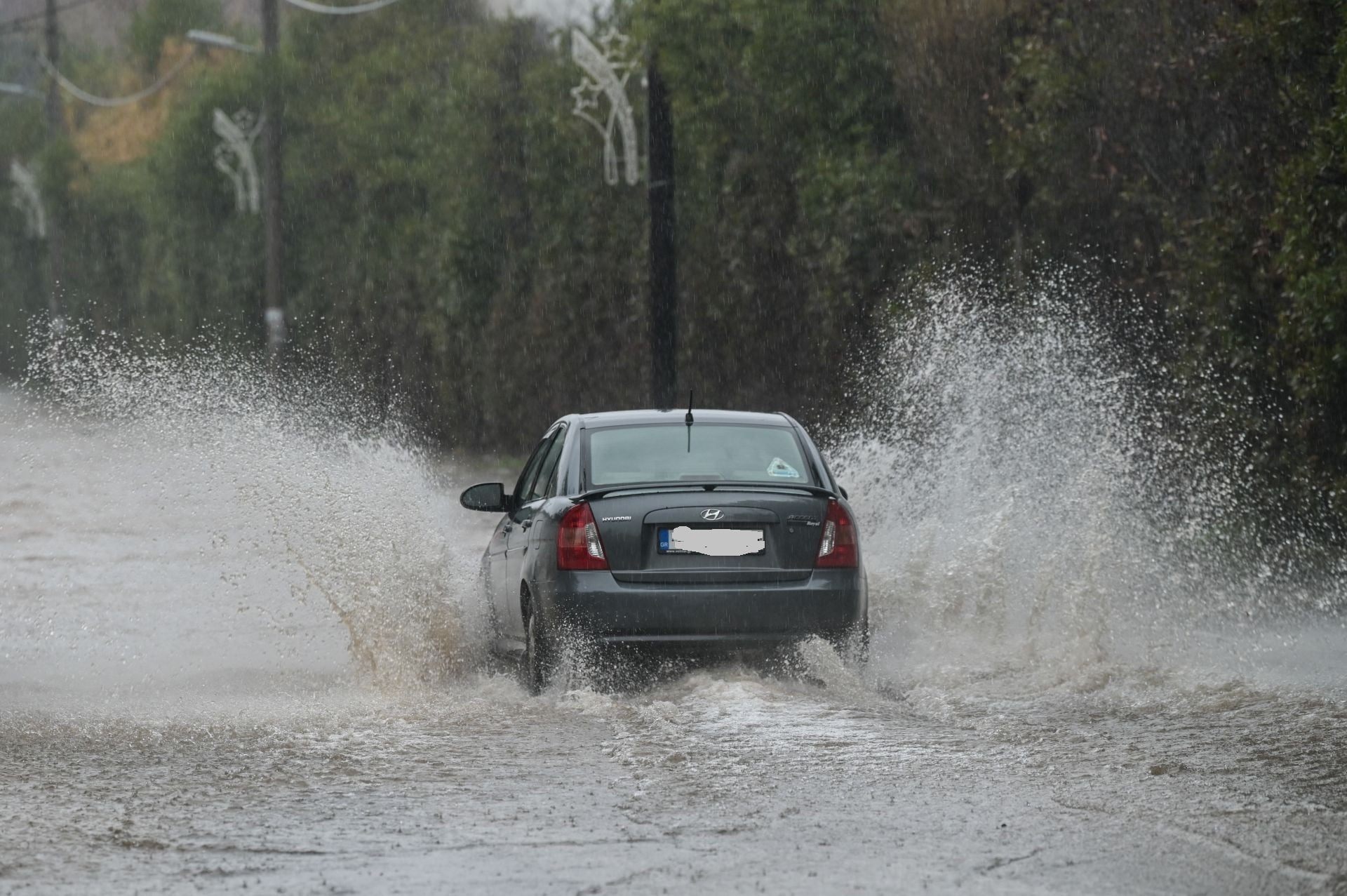 Επιμένει η κακοκαιρία – Δείτε live πού θα χτυπήσει τις επόμενες ώρες