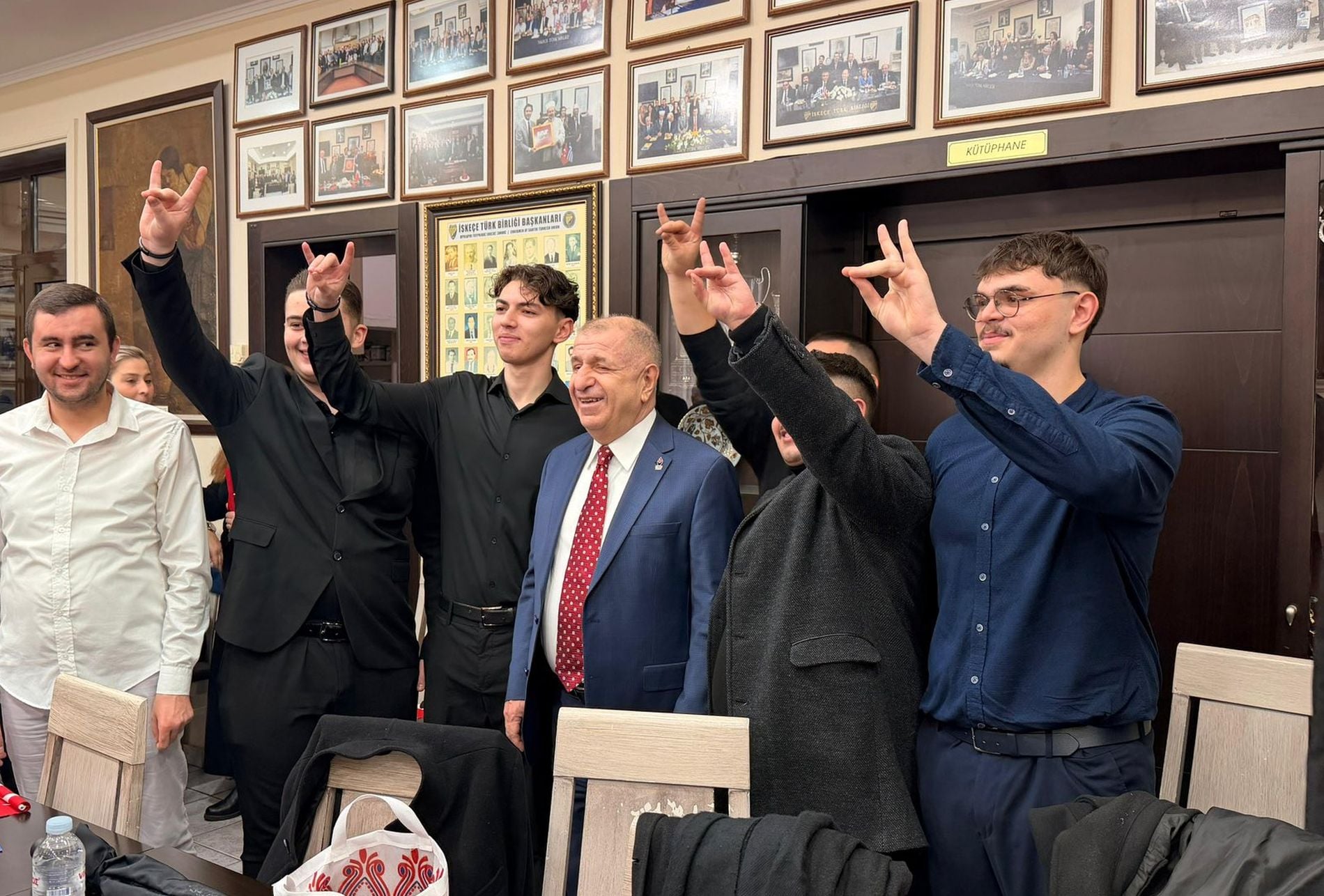 Οζντάγκ ΤΕΞ, Γκρίζοι Λύκοι, Θράκη