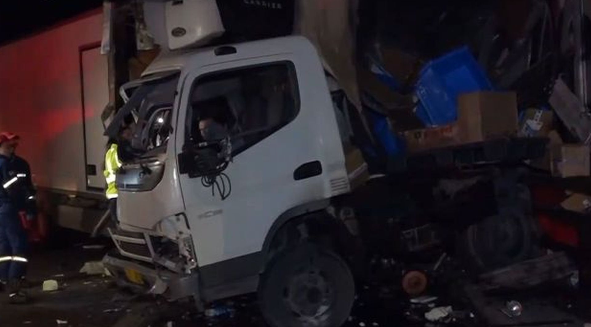 Χάος στον Κηφισό μετά από σοβαρό τροχαίο – Δύο τραυματίες