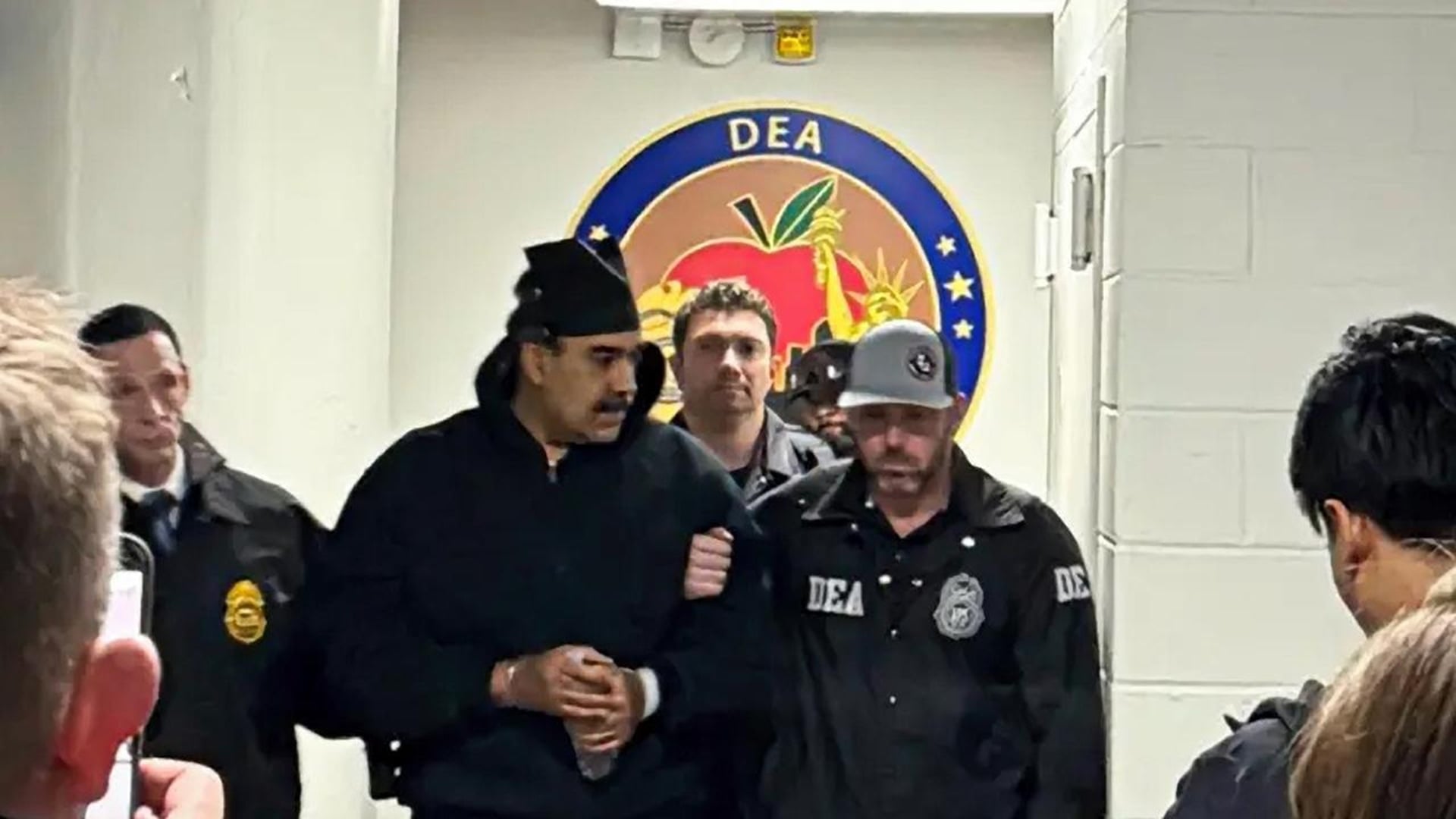 Βενεζουέλα: Λεπτό προς λεπτό η σύλληψη Μαδούρο – Η επιχείρηση των ΗΠΑ και το παγκόσμιο σοκ