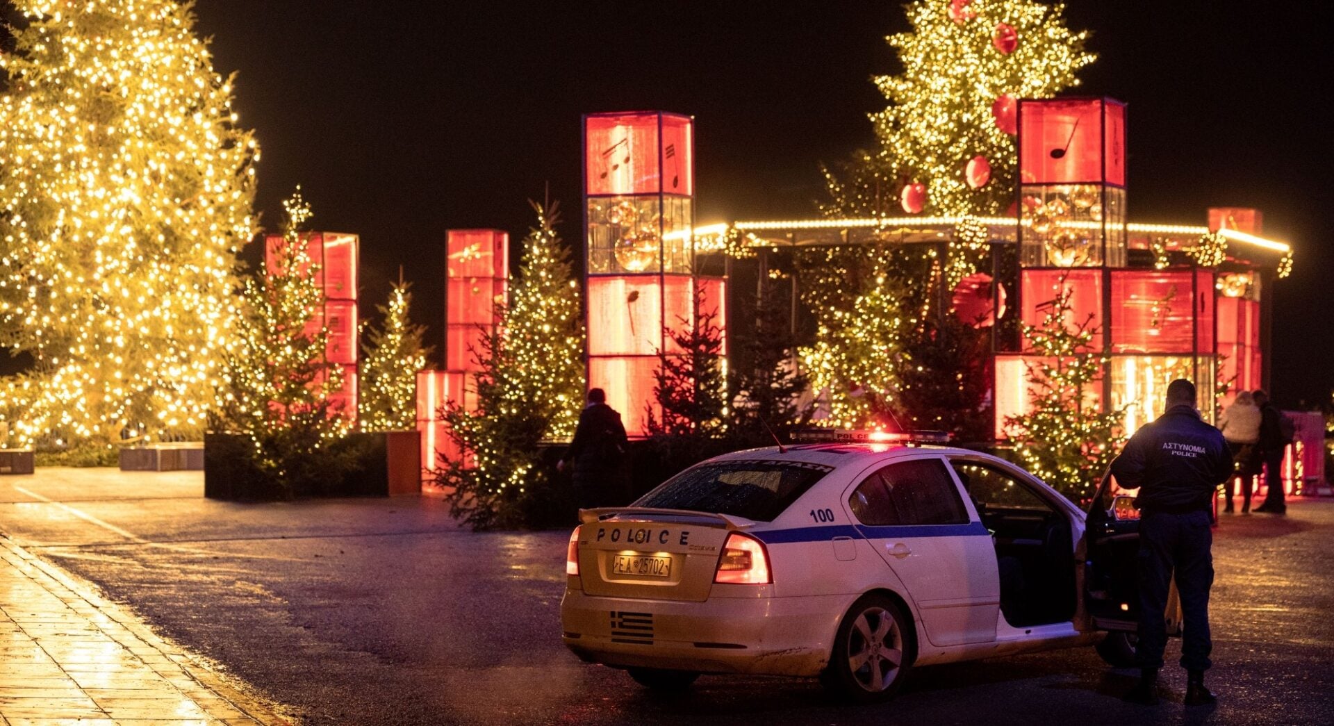 Νέα Αρτάκη: Βγήκαν μαχαίρια σε καβγά δεκάδων ατόμων – Σε εξέλιξη ανθρωποκυνηγητό