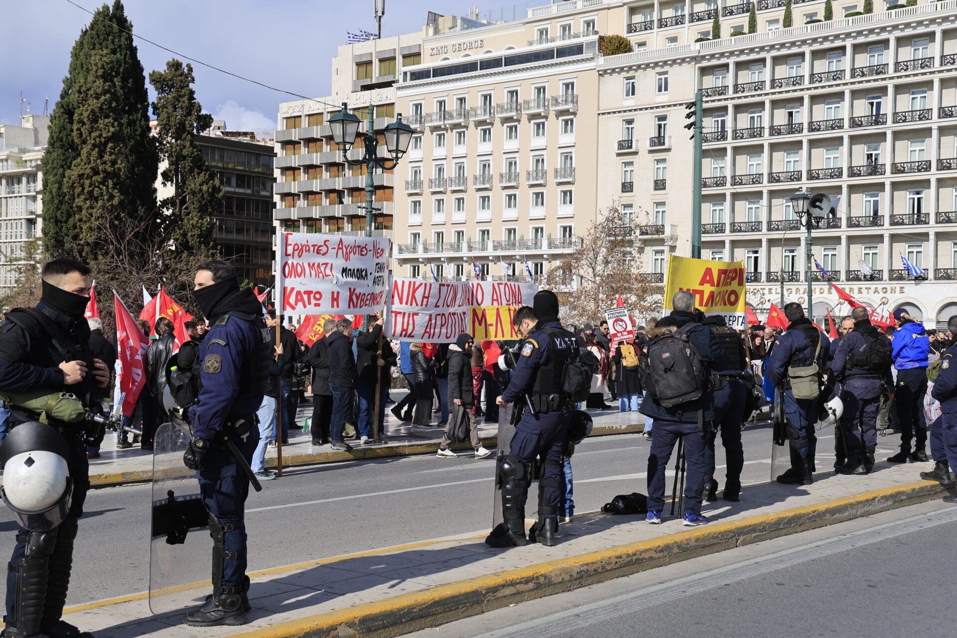 Σύνταγμα: Εικόνες από τη συγκέντρωση αλληλεγγύης στους αγρότες