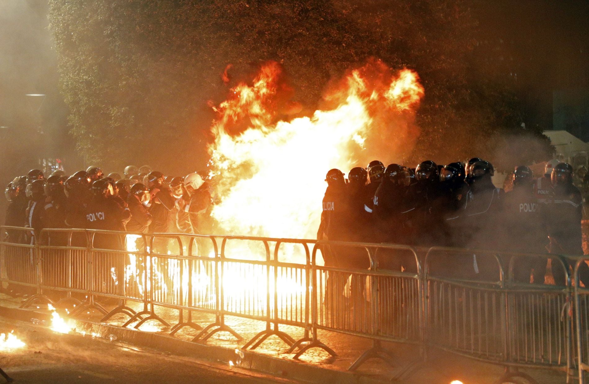 Διαδήλωση κατά Ράμα, επεισόδια, αστυνομία