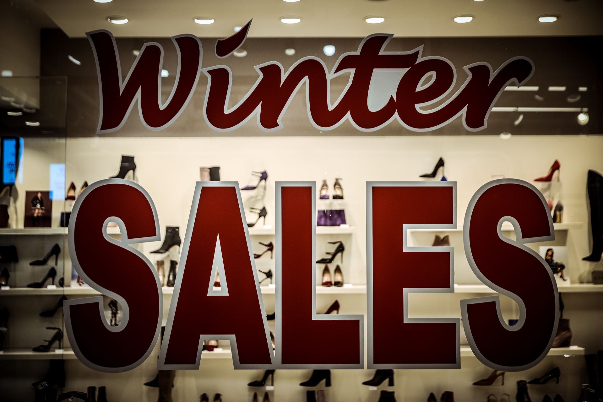 Αγοραστική «ανάσα» με τις χειμερινές εκπτώσεις – Ανοιχτά τα καταστήματα σήμερα