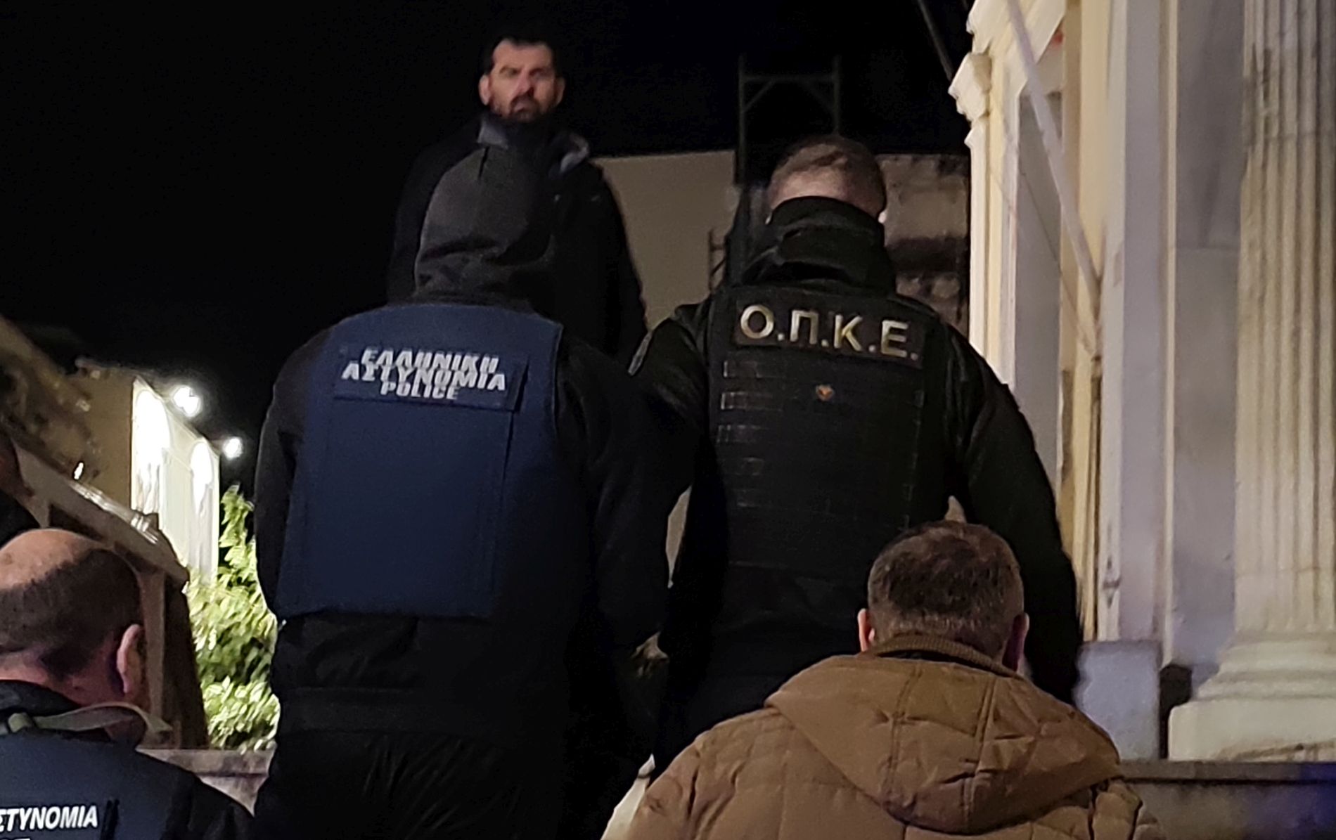 Αρχιφύλακας, προσαγωγή, Εισαγγελία
