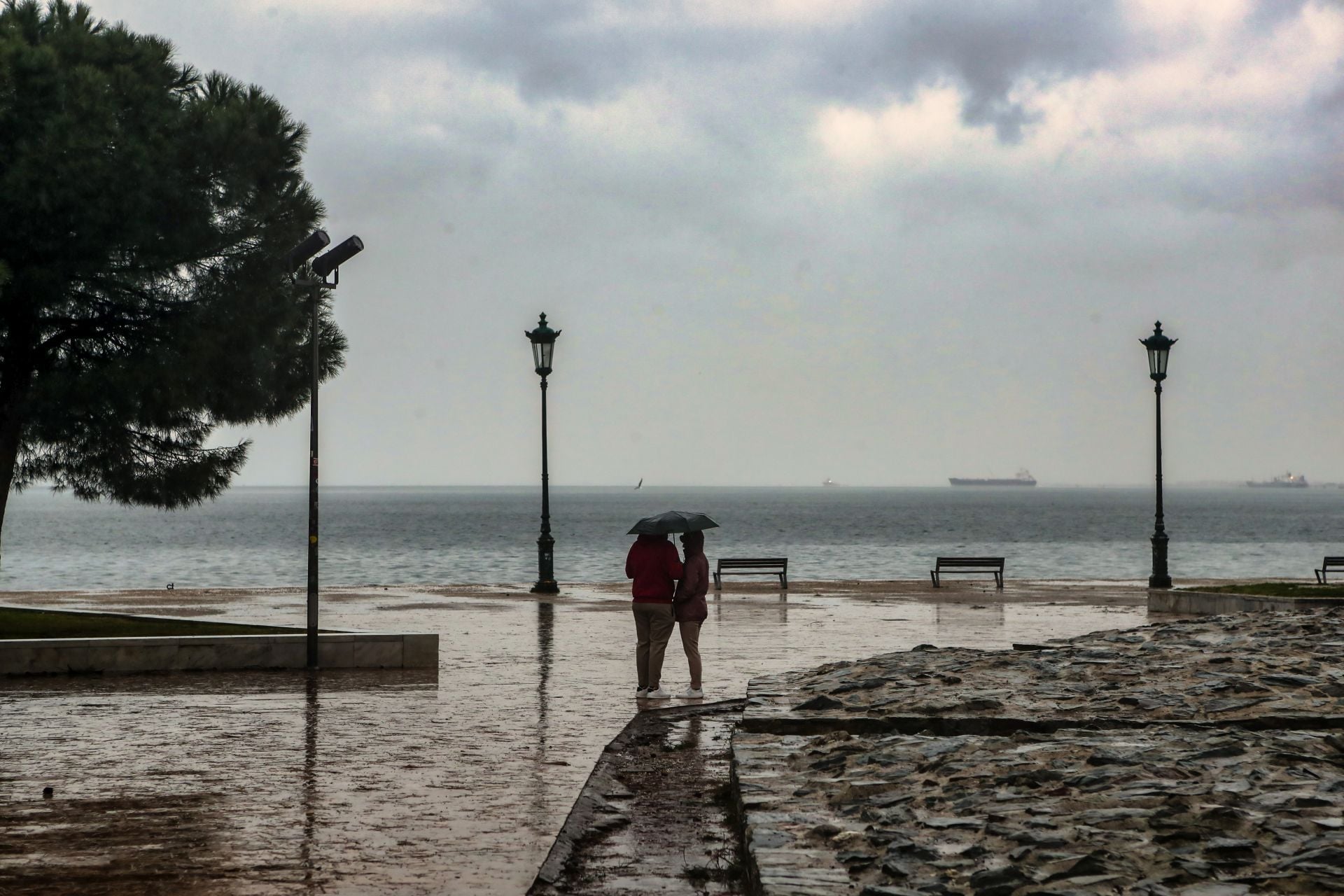 Καιρός: Έντονα φαινόμενα σε 3 περιοχές τις επόμενες ώρες – Πότε υποχωρεί η κακοκαιρία