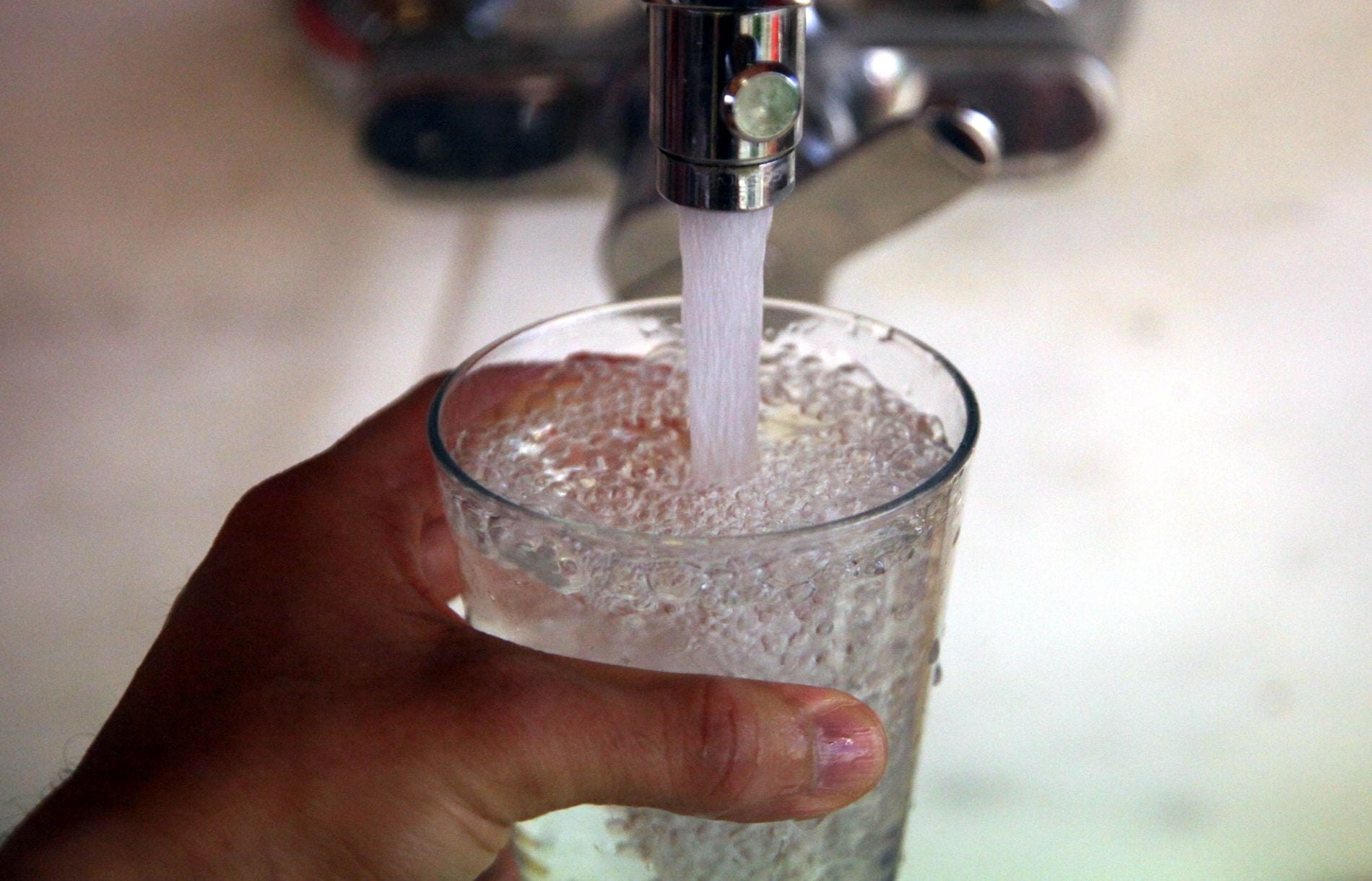 Νερό, βρύση, ποτήρι