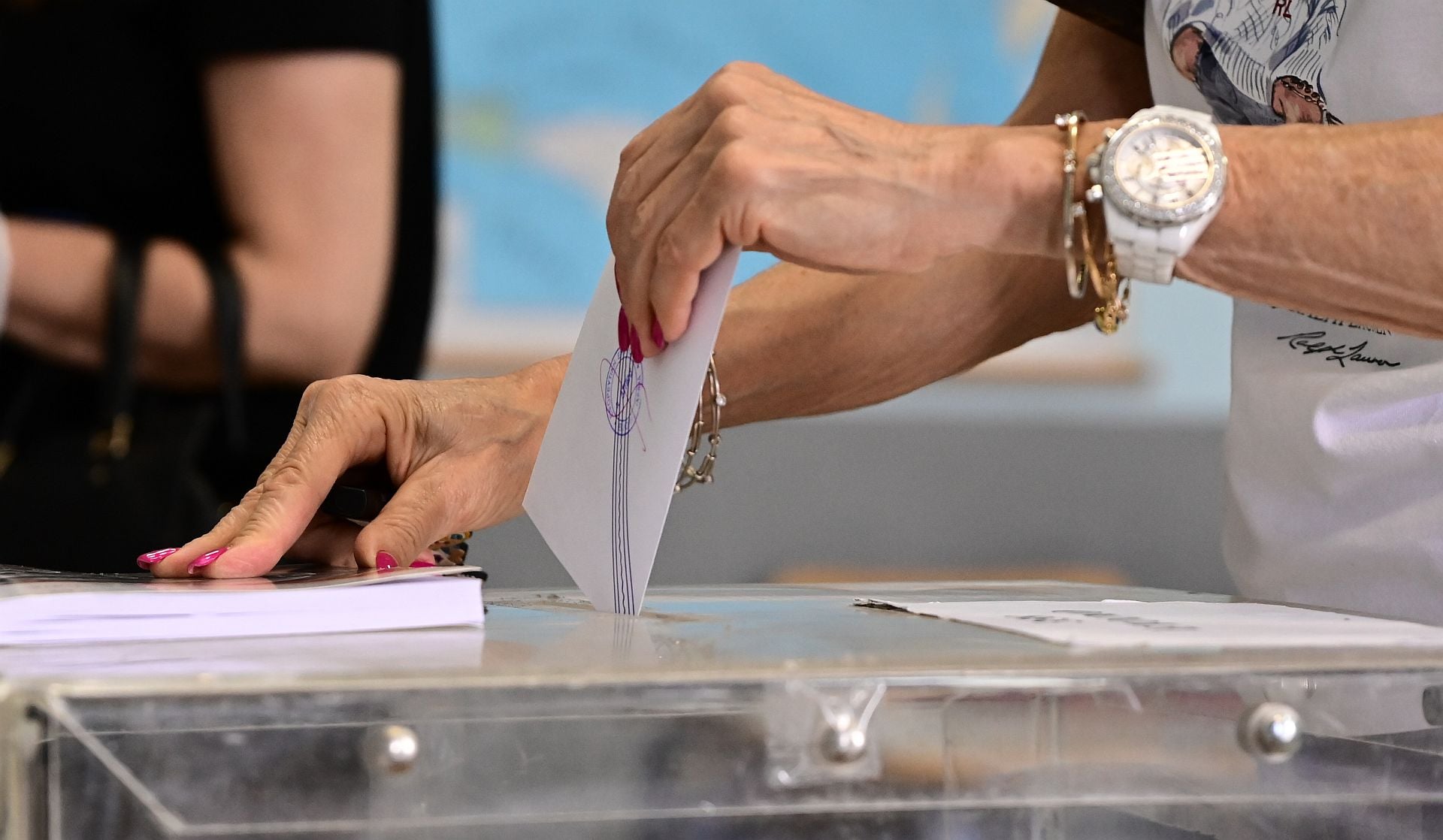 Ανατροπή με νέα δημοσκόπηση μετά τα κόμματα Τσίπρα και Καρυστιανού – Πέφτει το ΠΑΣΟΚ