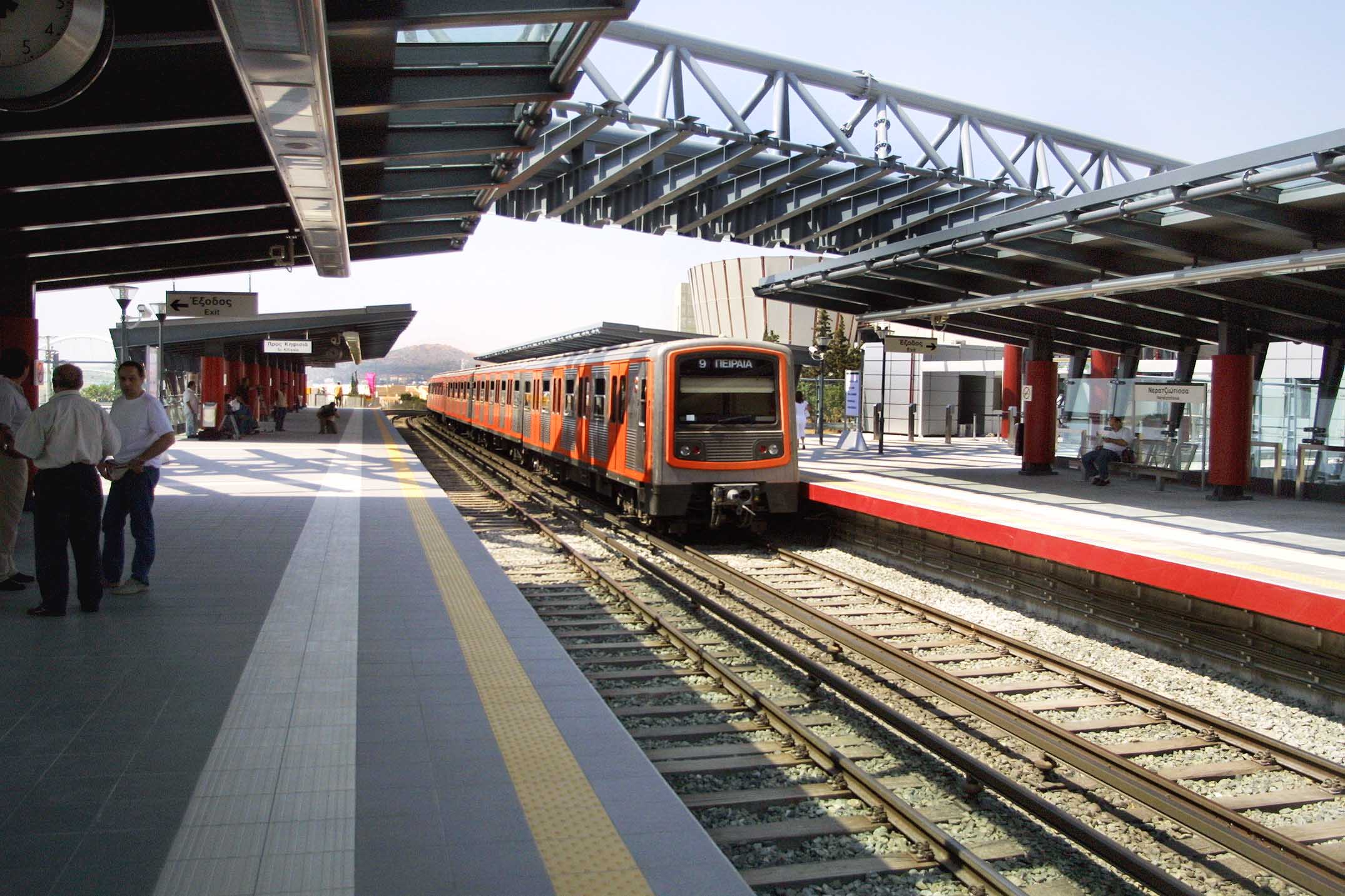 Διακοπή της κυκλοφορίας του Ηλεκτρικού στο Θησείο – ‘Επεσε δέντρο