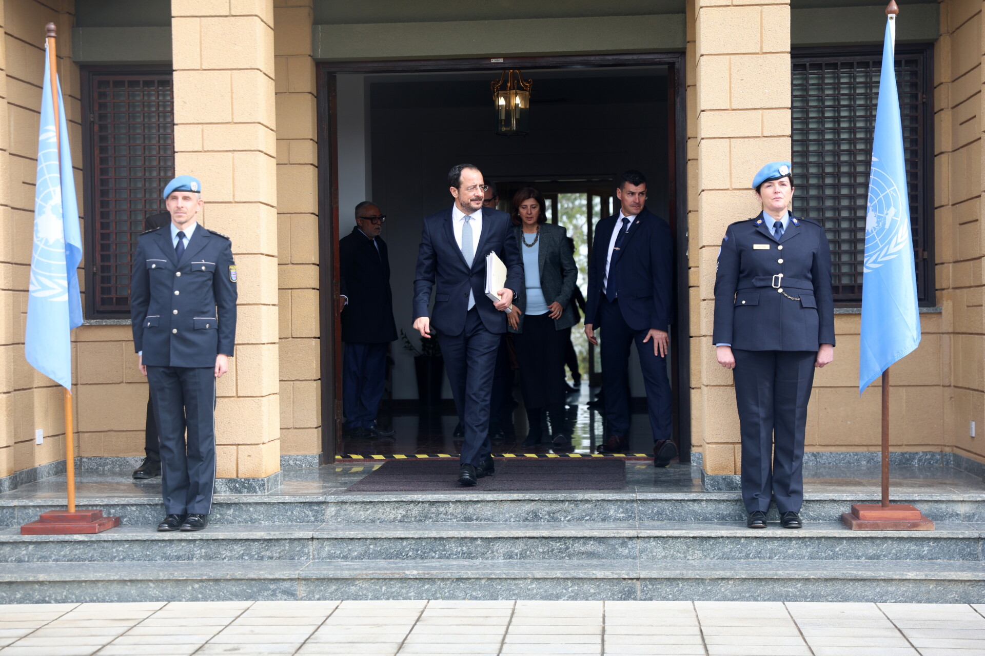 Νέες αντιδράσεις προκαλεί στην Κύπρο και την Τουρκία δημοσίευμα τουρκικής εφημερίδας, σύμφωνα με το οποίο φέρεται να υπάρχει σχέδιο του ΟΗΕ για επανεκκίνηση της διαδικασίας επίλυσης του Κυπριακού.