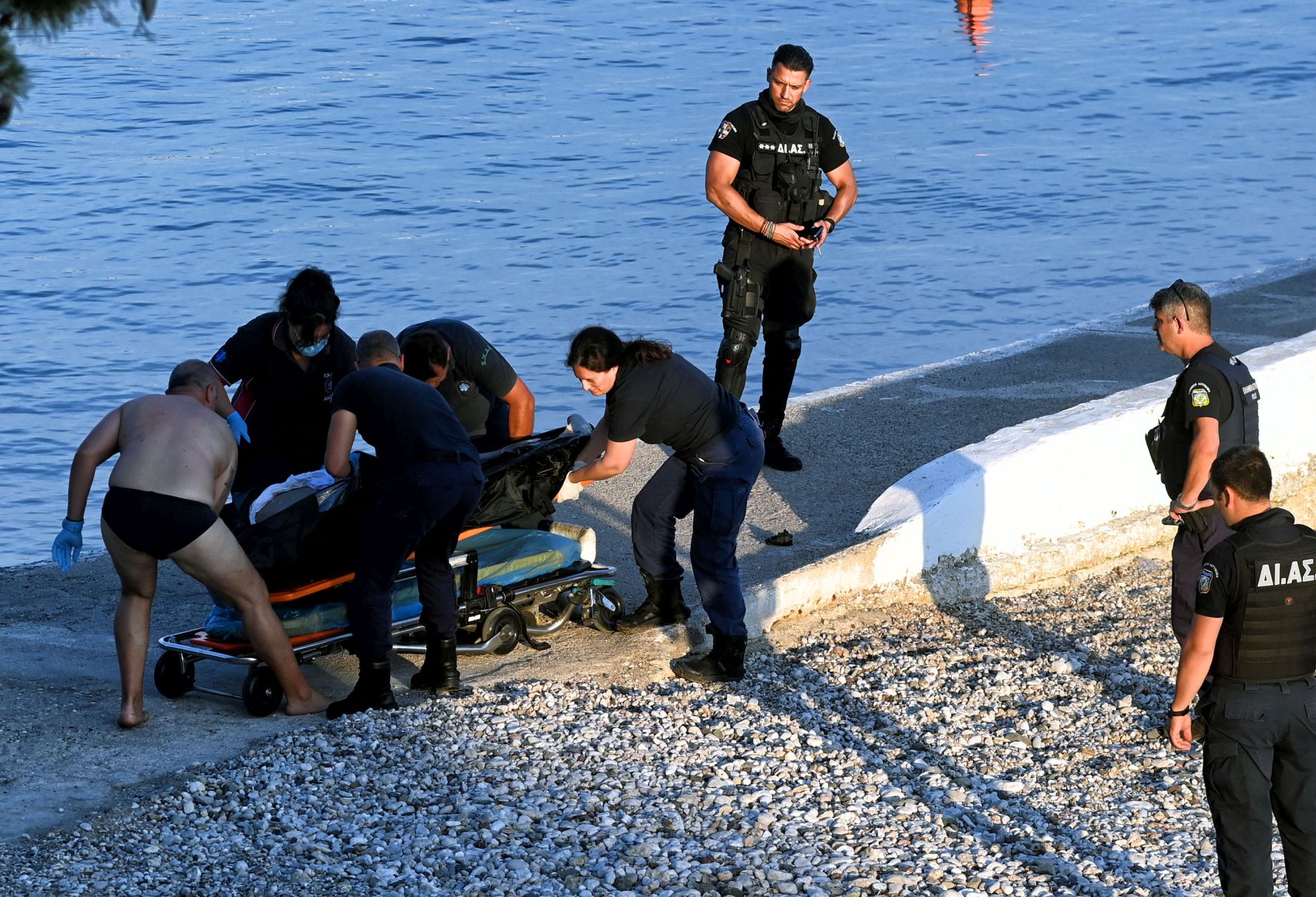 Λουτράκι, σορός