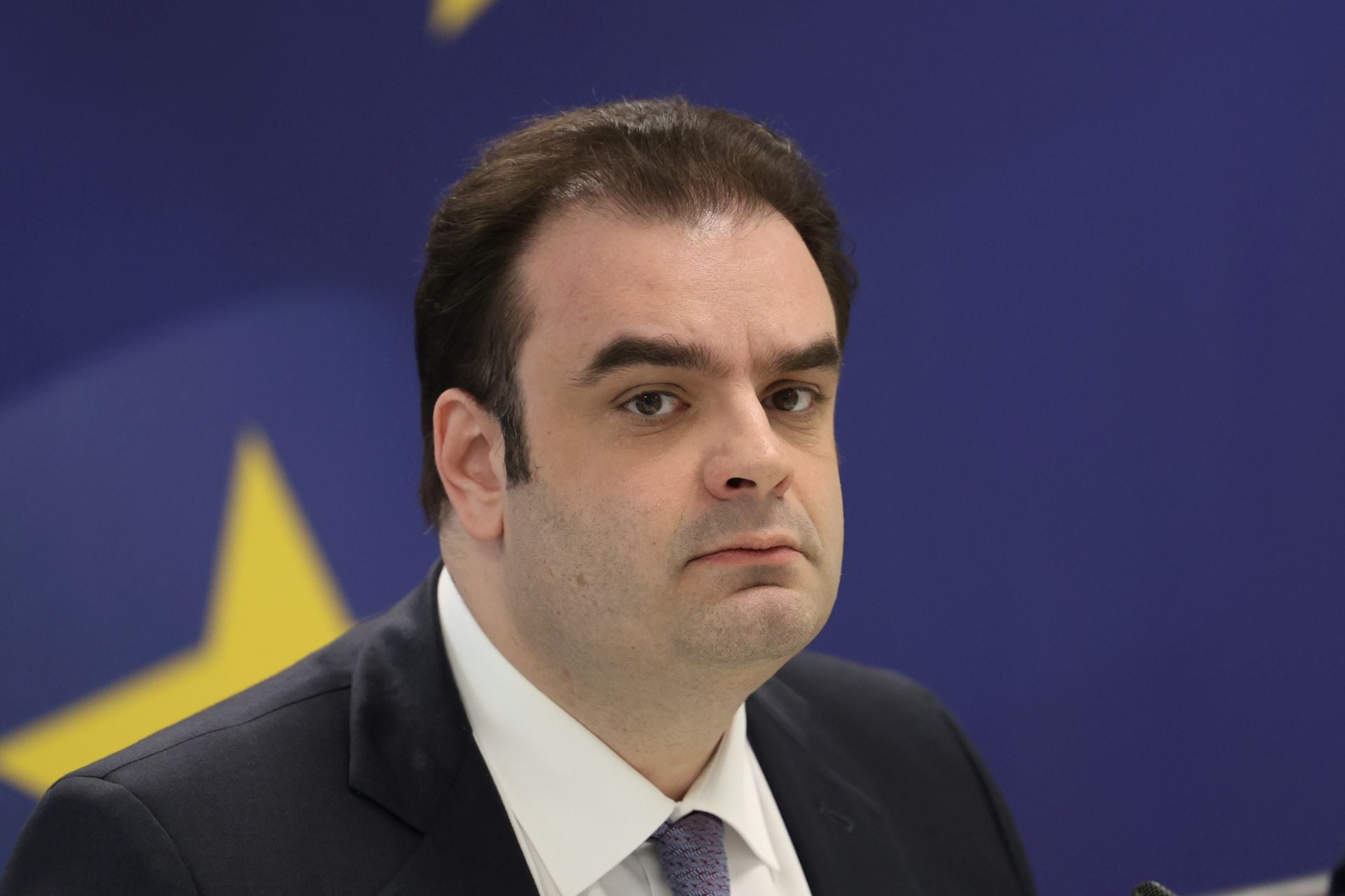 Ανάσα για 2 εκατ. οφειλέτες: Νέο ακατάσχετο, «δεύτερη ευκαιρία» στις κατασχέσεις και ευκολότερες ρυθμίσεις χρεών