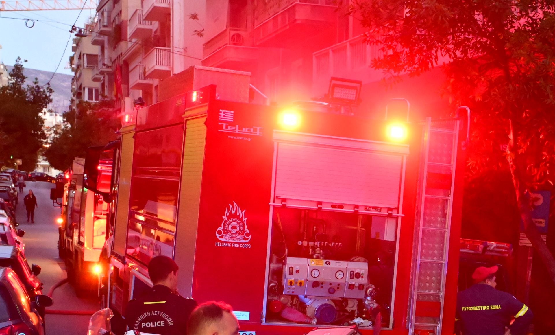 Άμεση κατάσβεση πυρκαγιάς σε κατάστημα εστίασης στην Καλλιθέα