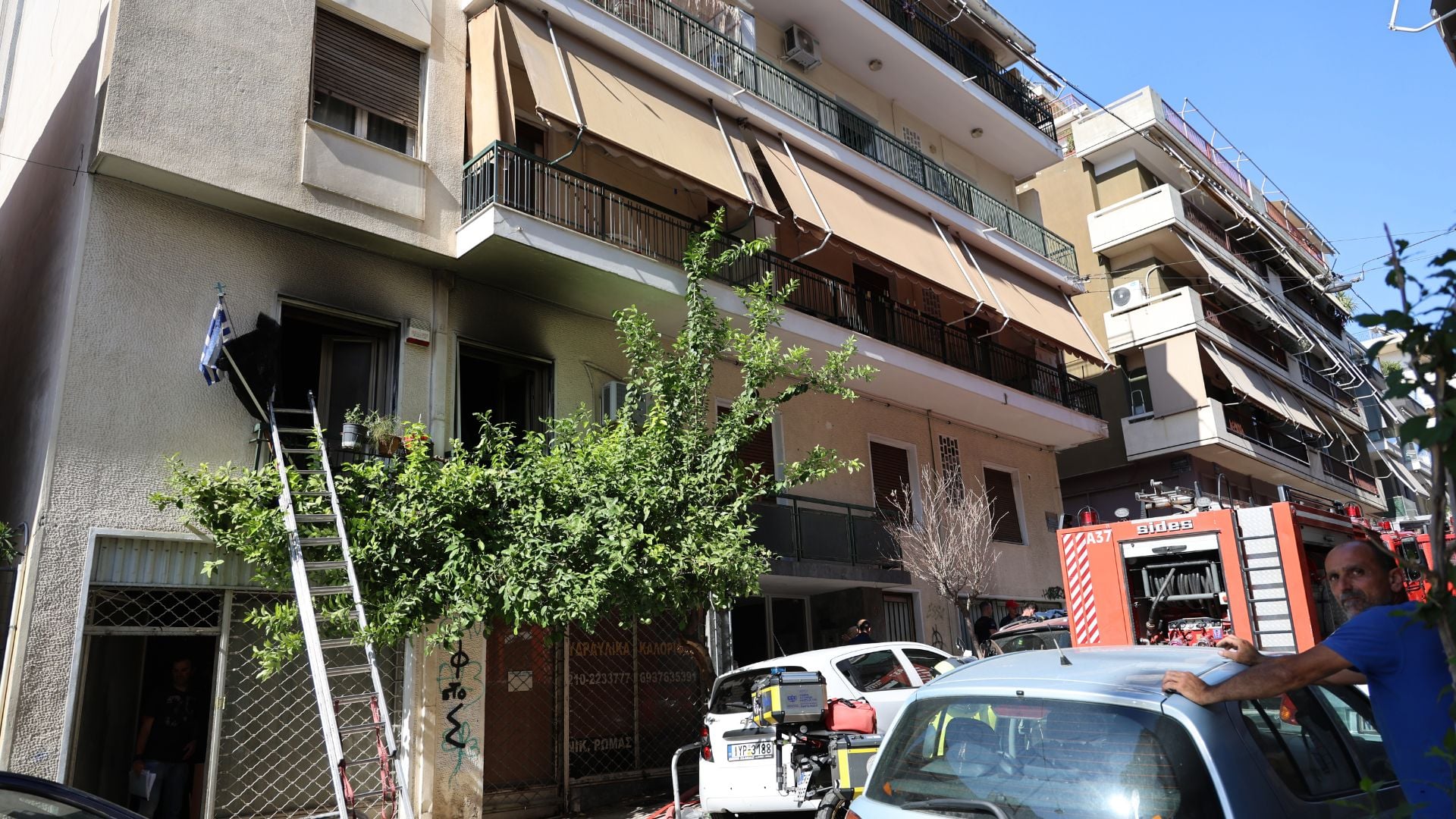 Φωτιά σε διαμέρισμα στα Πατήσια: Μία νεκρή και ένας τραυματίας