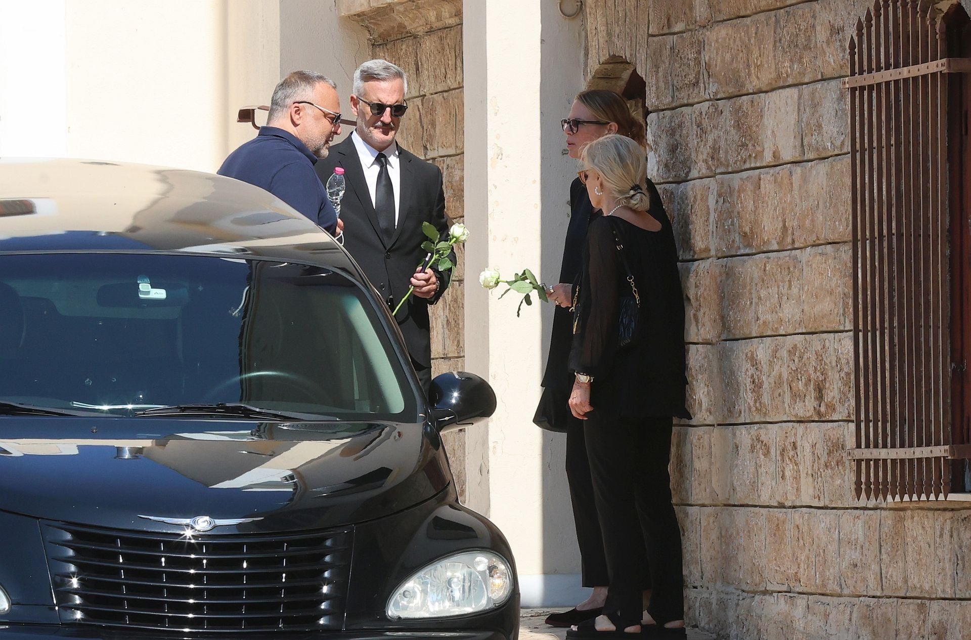 Σε κλίμα βαθιάς συγκίνησης η κηδεία του Λορέντζο Καριέρε – Πλήθος κόσμου στο τελευταίο «αντίο»